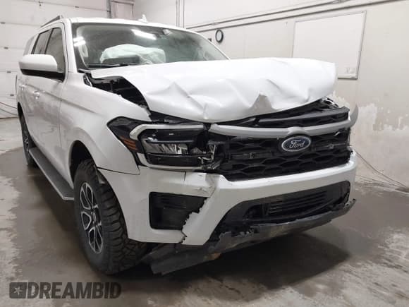 ✅ 2023 Ford Expedition XLT • VIN: 1FMJU1J83PEA51200 • Lot: 42309932. Listed on IAAI with 43,965 mi. Free auction sales archive from the USA and detailed vehicle history report at DreamBid. Image 6.