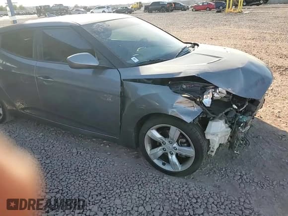 ✅ 2015 Hyundai Veloster • VIN: KMHTC6AD8FU239351 • Lot: 82050654. Wystawiony na Copart z przebiegiem 111 970 mil. Bezpłatny archiwum sprzedaży aukcyjnych z USA i szczegółowy raport historii pojazdu na DreamBid. Zdjęcie 11.