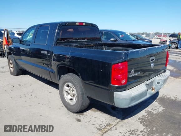 ✅ 2005 Dodge Dakota ST • VIN: 1D7HE28K45S157490 • Lot: 41778765. Wystawiony na IAAI z przebiegiem 187 575 mil. Bezpłatny archiwum sprzedaży aukcyjnych z USA i szczegółowy raport historii pojazdu na DreamBid. Zdjęcie 3.