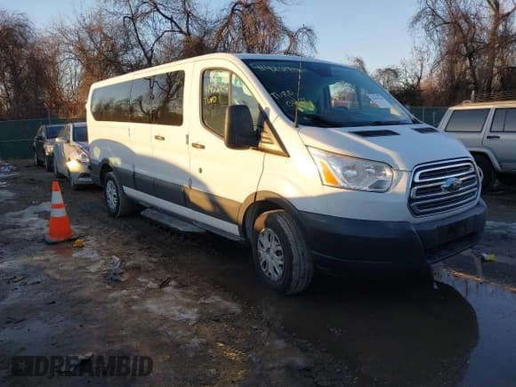✅ 2017 Ford Transit XL • VIN: 1FBZX2ZM6HKB15369 • Lot: 41422736. Wystawiony na IAAI z przebiegiem 159 105 mil. Bezpłatny archiwum sprzedaży aukcyjnych z USA i szczegółowy raport historii pojazdu na DreamBid. Zdjęcie 1.