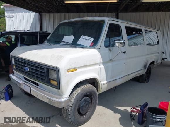 ✅ 1989 Ford Econoline Wagon XL • VIN: 1FBJS31H9KHC32724 • Лот: 39988843. Опубликован ранее на IAAI с пробегом 70 552 миль. Бесплатный доступ к архиву аукционных продаж из США и подробный отчёт об истории автомобиля на DreamBid. Изображение 2.