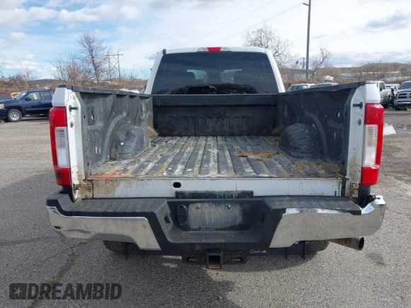 ✅ 2019 Ford F-250 XL • VIN: 1FT7W2B60KEF78955 • Lot: 41851147. Listed on IAAI with 205,275 mi. Free auction sales archive from the USA and detailed vehicle history report at DreamBid. Image 6.