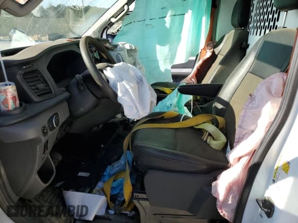 ✅ 2021 Ford Transit Cargo • VIN: 1FTYE1C81MKA44840 • Lot: 43557725. Wystawiony na Copart z przebiegiem Nie podano. Bezpłatny archiwum sprzedaży aukcyjnych z USA i szczegółowy raport historii pojazdu na DreamBid. Zdjęcie 7.