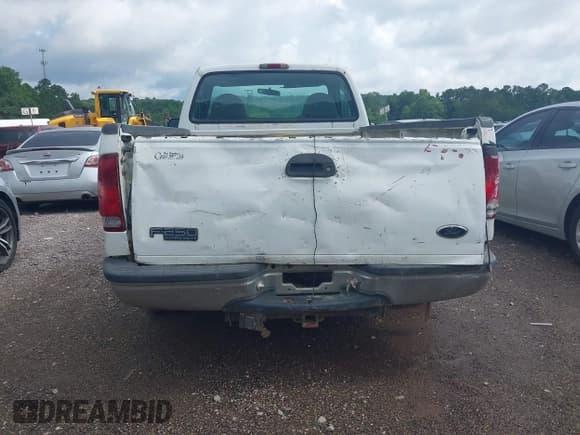 ✅ 2000 Ford F-250 XL • VIN: 1FTNF20L8YEA35197 • Lot: 42503940. Listed on IAAI with 265,922 mi. Free auction sales archive from the USA and detailed vehicle history report at DreamBid. Image 6.