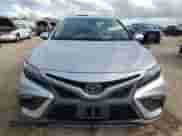 2022 Toyota Camry SE z VIN 4T1G11BK3NU067901, wystawiony jako Copart lot #83754745 z przebiegiem 27 611 mil mil oraz Szkoda całkowita • Salvage title. Historia ofert i sprzedaży dostępna na DreamBid. Obrazek 5.