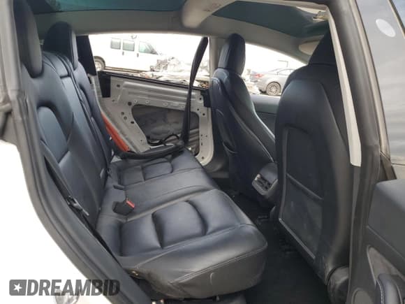 ✅ 2022 Tesla Model 3 • VIN: 5YJ3E1EA5NF201715 • Lot: 50732595. Listed on Copart with 116,913 mi. Free auction sales archive from the USA and detailed vehicle history report at DreamBid. Image 11.