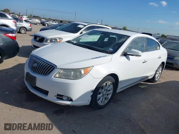 ✅ 2013 Buick LaCrosse Leather • VIN: 1G4GC5ER5DF289577 • Лот: 43668025. Опубликован ранее на IAAI с пробегом 137 012 миль. Бесплатный доступ к архиву аукционных продаж из США и подробный отчёт об истории автомобиля на DreamBid. Изображение 2.