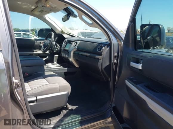 ✅ 2018 Toyota Tundra SR5 • VIN: 5TFDW5F19JX767545 • Lot: 42087187. Listed on IAAI with 91,886 mi. Free auction sales archive from the USA and detailed vehicle history report at DreamBid. Image 5.