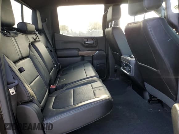 ✅ 2019 Chevrolet Silverado 1500 High Country • VIN: 1GCUYHEL5KZ106017 • Lot: 71382504. Wystawiony na Copart z przebiegiem 62 936 mil. Bezpłatny archiwum sprzedaży aukcyjnych z USA i szczegółowy raport historii pojazdu na DreamBid. Zdjęcie 11.