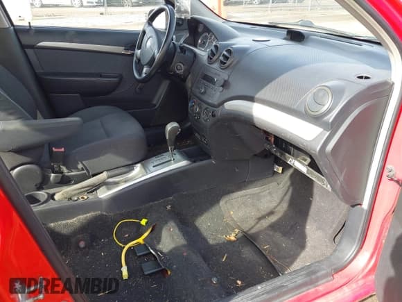 ✅ 2007 Chevrolet Aveo LS • VIN: KL1TD56657B176185 • Lot: 41531546. Wystawiony na IAAI z przebiegiem 264 545 mil. Bezpłatny archiwum sprzedaży aukcyjnych z USA i szczegółowy raport historii pojazdu na DreamBid. Zdjęcie 5.