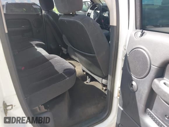 ✅ 2004 Dodge 2500 ST • VIN: 3D7KA28DX4G173895 • Lot: 43167109. Wystawiony na IAAI z przebiegiem 313 303 mil. Bezpłatny archiwum sprzedaży aukcyjnych z USA i szczegółowy raport historii pojazdu na DreamBid. Zdjęcie 8.