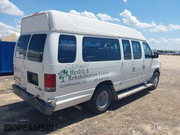 ✅ 2012 Ford Econoline Cargo Commercial • VIN: 1FTNS2EW8CDA92514 • Lot: 42455632. Wystawiony na IAAI z przebiegiem 280 019 mil. Bezpłatny archiwum sprzedaży aukcyjnych z USA i szczegółowy raport historii pojazdu na DreamBid. Zdjęcie 4.