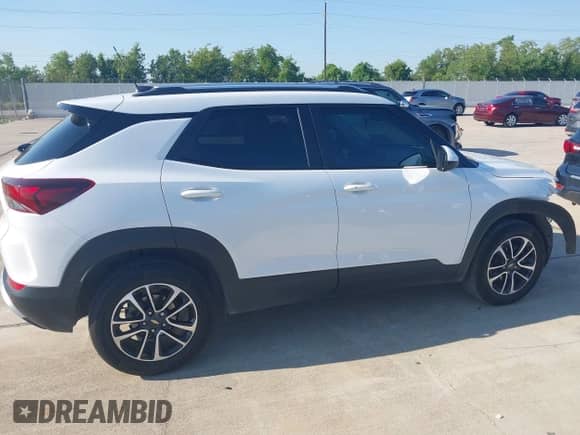 2025 Chevrolet TrailBlazer LT с VIN KL79MPSPXSB025345, выставлен на аукционе IAAI как лот 43195574 с пробегом 28 386 миль миль и . История ставок и продаж доступна на DreamBid. Изображение 13.