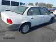 1998 Saturn SL z VIN 1G8ZF5284WZ303478, wystawiony jako IAAI lot #42946026 z przebiegiem 175 786 mil mil oraz . Historia ofert i sprzedaży dostępna na DreamBid. Obrazek 4.