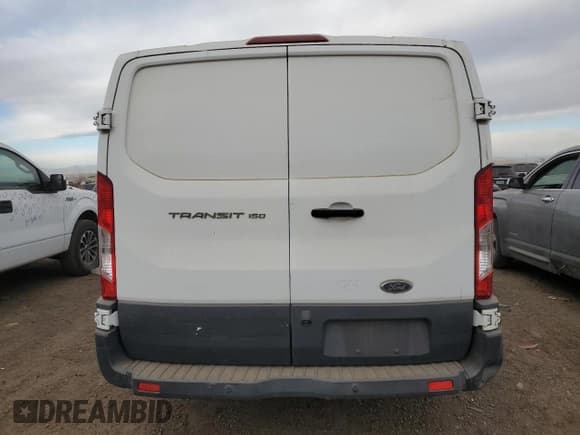 ✅ 2015 Ford Transit Cargo • VIN: 1FTNE1YM8FKB30030 • Lot: 83671964. Wystawiony na Copart z przebiegiem 117 430 mil. Bezpłatny archiwum sprzedaży aukcyjnych z USA i szczegółowy raport historii pojazdu na DreamBid. Zdjęcie 6.