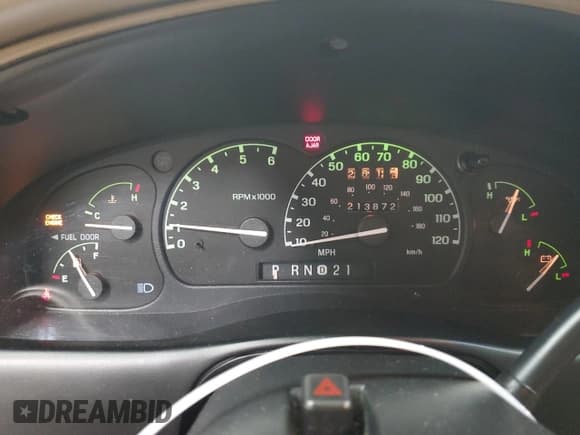 ✅ 1998 Ford Explorer XLT • VIN: 1FMZU32P2WZC01373 • Lot: 88286335. Wystawiony na Copart z przebiegiem 213 872 mil. Bezpłatny archiwum sprzedaży aukcyjnych z USA i szczegółowy raport historii pojazdu na DreamBid. Zdjęcie 9.