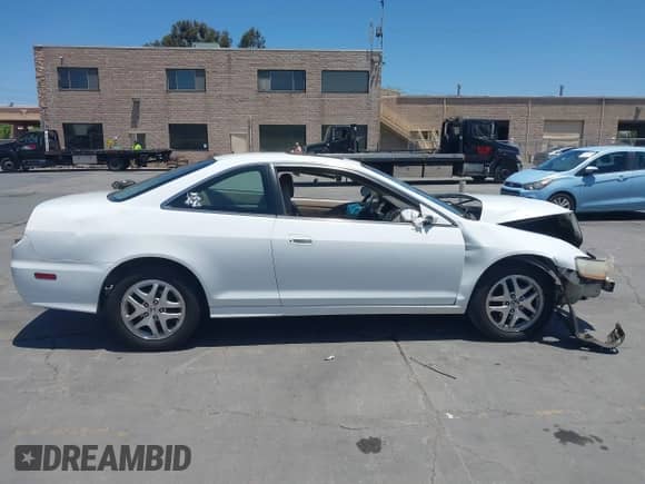 2001 Honda Accord EX с VIN 1HGCG22501A008920, выставлен на аукционе IAAI как лот 42500369 с пробегом 331 256 миль миль и . История ставок и продаж доступна на DreamBid. Изображение 13.