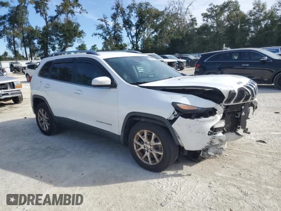 ✅ 2014 Jeep Cherokee Latitude • VIN: 1C4PJLCB2EW205866 • Lot: 92249675. Listed on Copart with 181,295 mi. Free auction sales archive from the USA and detailed vehicle history report at DreamBid. Image 4.