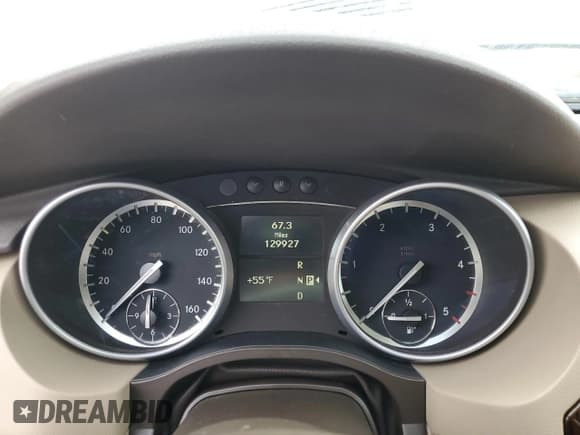 ✅ 2011 Mercedes-Benz R 350 • VIN: 4JGCB2FE2BA116296 • Lot: 44567235. Listed on Copart with 129,927 mi. Free auction sales archive from the USA and detailed vehicle history report at DreamBid. Image 9.