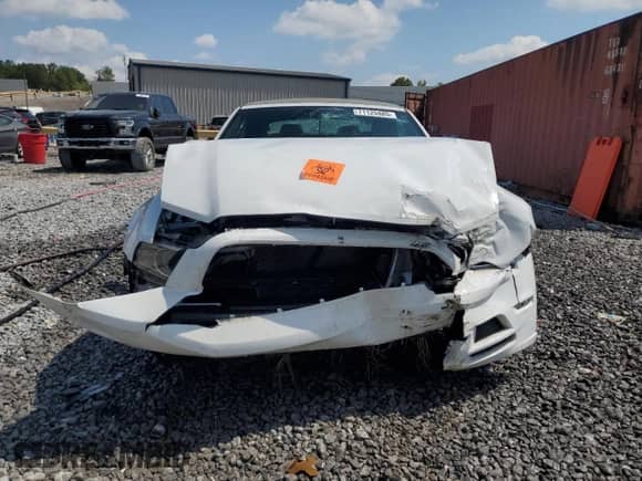 2014 Ford Mustang V6 с VIN 1ZVBP8EM8E5273502, выставлен на аукционе Copart как лот 71125485 с пробегом Не указан миль и Списание • Salvage title. История ставок и продаж доступна на DreamBid. Изображение 5.