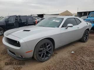 2023 Dodge Challenger SXT z VIN 2C3CDZAG6PH682202, wystawiony jako Copart lot #70055745 z przebiegiem 37 155 mil mil oraz Szkoda całkowita • Salvage title. Historia ofert i sprzedaży dostępna na DreamBid. Obrazek 1.