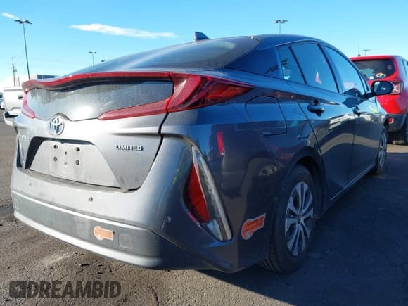 ✅ 2020 Toyota Prius Limited • VIN: JTDKARFP2L3135465 • Lot: 43845431. Listed on IAAI with 116,786 mi. Free auction sales archive from the USA and detailed vehicle history report at DreamBid. Image 4.