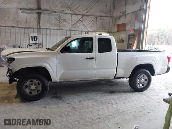 ✅ 2021 Toyota Tacoma SR • VIN: 3TYRX5GN3MT017920 • Lot: 43577738. Wystawiony na IAAI z przebiegiem 88 636 mil. Bezpłatny archiwum sprzedaży aukcyjnych z USA i szczegółowy raport historii pojazdu na DreamBid. Zdjęcie 15.