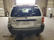 ✅ 2005 Ford Escape XLT • VIN: 1FMYU93155DA15668 • Lot: 57213355. Listed on Copart with 194,147 mi. Free auction sales archive from the USA and detailed vehicle history report at DreamBid. Image 6.