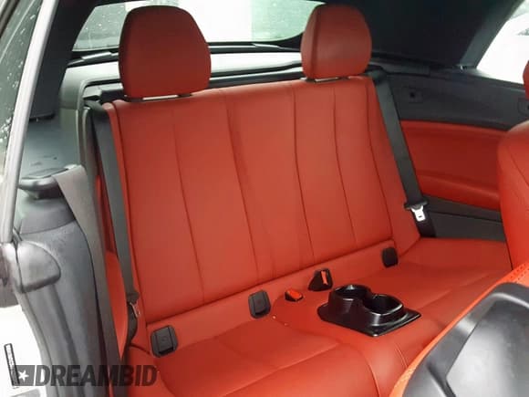 ✅ 2015 BMW 2 Series M235i • VIN: WBA1M1C57FVZ99313 • Lot: 31220780. Wystawiony na Copart z przebiegiem 34 911 mil. Bezpłatny archiwum sprzedaży aukcyjnych z USA i szczegółowy raport historii pojazdu na DreamBid. Zdjęcie 6.