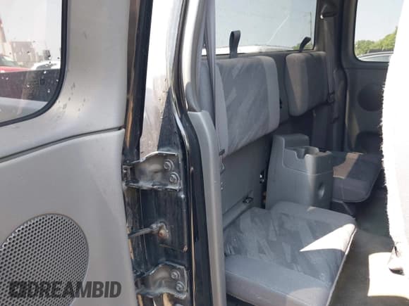 ✅ 2004 Chevrolet Colorado LS ZQ8 • VIN: 1GCCS196748196319 • Лот: 42388749. Опубликован ранее на IAAI с пробегом 125 638 миль. Бесплатный доступ к архиву аукционных продаж из США и подробный отчёт об истории автомобиля на DreamBid. Изображение 8.