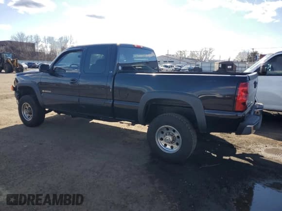 ✅ 2005 Chevrolet Silverado 2500HD LT • VIN: 1GCHK29U15E178850 • Lot: 48474565. Listed on Copart with 131,891 mi. Free auction sales archive from the USA and detailed vehicle history report at DreamBid. Image 2.