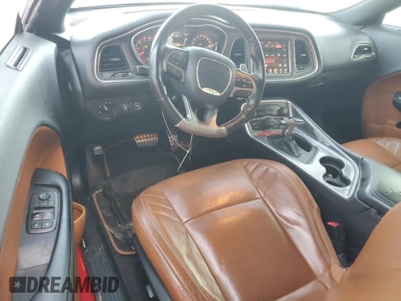 ✅ 2016 Dodge Challenger SRT Hellcat • VIN: 2C3CDZC96GH220995 • Lot: 64262484. Wystawiony na Copart z przebiegiem 109 475 mil. Bezpłatny archiwum sprzedaży aukcyjnych z USA i szczegółowy raport historii pojazdu na DreamBid. Zdjęcie 8.