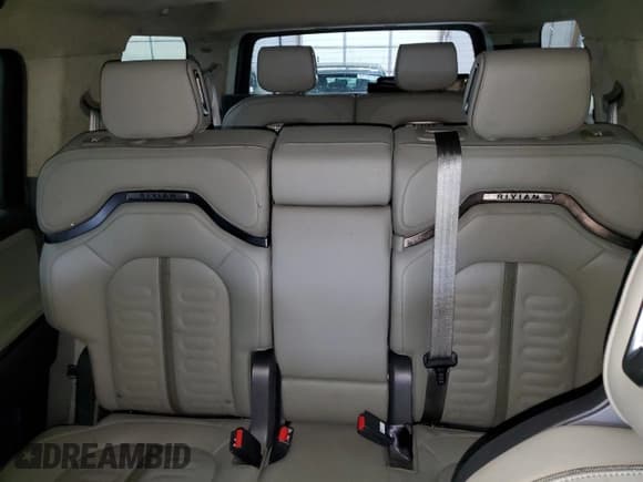 ✅ 2024 Rivian R1S Adventure • VIN: 7PDSGBBA5RN032652 • Lot: 87921275. Listed on Copart with 8,431 mi. Free auction sales archive from the USA and detailed vehicle history report at DreamBid. Image 10.