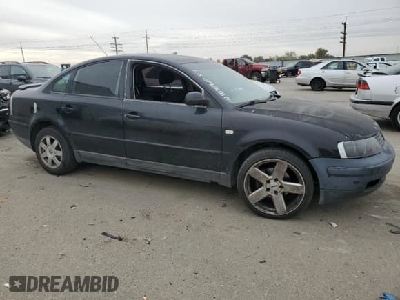 ✅ 1999 Volkswagen Passat • VIN: WVWMA63B0XE175733 • Lot: 76950824. Wystawiony na Copart z przebiegiem 207 718 mil. Bezpłatny archiwum sprzedaży aukcyjnych z USA i szczegółowy raport historii pojazdu na DreamBid. Zdjęcie 4.