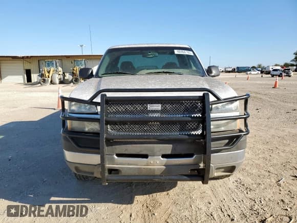 ✅ 2003 Chevrolet Silverado 2500HD LS • VIN: 1GCHK29U63E102926 • Lot: 92466165. Wystawiony na Copart z przebiegiem 165 955 mil. Bezpłatny archiwum sprzedaży aukcyjnych z USA i szczegółowy raport historii pojazdu na DreamBid. Zdjęcie 5.