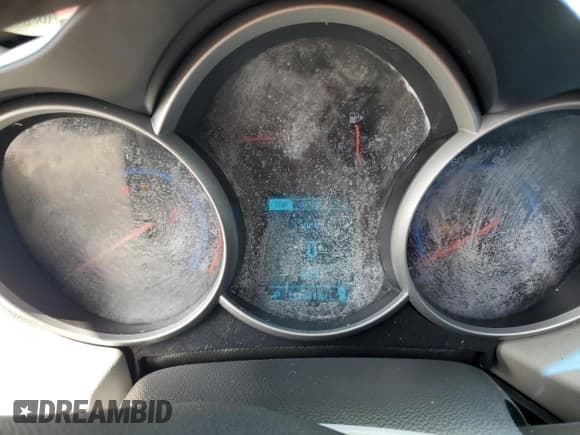 ✅ 2015 Chevrolet Cruze LS • VIN: 1G1PA5SH9F7185749 • Lot: 83869125. Listed on Copart with 139,634 mi. Free auction sales archive from the USA and detailed vehicle history report at DreamBid. Image 9.