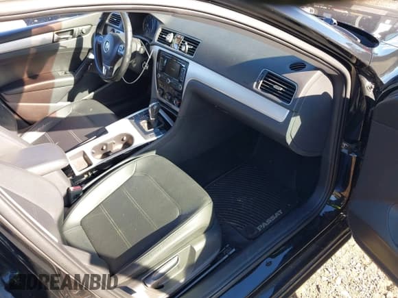 ✅ 2013 Volkswagen Passat SE • VIN: 1VWBP7A34DC015043 • Lot: 43612344. Listed on IAAI with 179,097 mi. Free auction sales archive from the USA and detailed vehicle history report at DreamBid. Image 5.