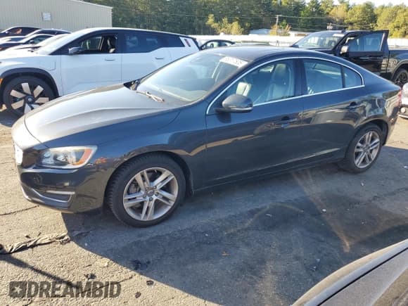 ✅ 2014 Volvo S60 T5 • VIN: YV1612FS5E2276983 • Lot: 82306995. Listed on Copart with 110,864 mi. Free auction sales archive from the USA and detailed vehicle history report at DreamBid. Image 1.