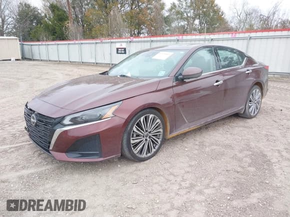 ✅ 2023 Nissan Altima SL • VIN: 1N4BL4EV1PN322676 • Lot: 41379363. Wystawiony na IAAI z przebiegiem 26 963 mil. Bezpłatny archiwum sprzedaży aukcyjnych z USA i szczegółowy raport historii pojazdu na DreamBid. Zdjęcie 17.