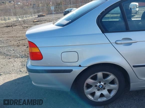 ✅ 2002 BMW 3 Series 325i • VIN: WBAET37432NG78903 • Лот: 43745752. Опубликован ранее на IAAI с пробегом 159 865 миль. Бесплатный доступ к архиву аукционных продаж из США и подробный отчёт об истории автомобиля на DreamBid. Изображение 16.