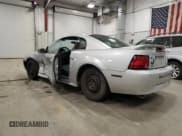 ✅ 1999 Ford Mustang • VIN: 1FAFP4047XF226579 • Lot: 82622445. Wystawiony na Copart z przebiegiem Nie podano. Bezpłatny archiwum sprzedaży aukcyjnych z USA i szczegółowy raport historii pojazdu na DreamBid. Zdjęcie 2.