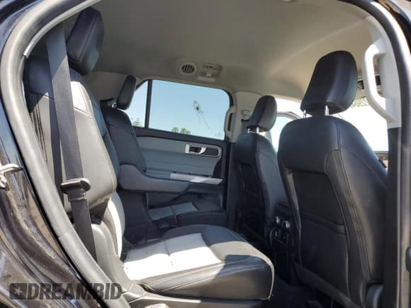 ✅ 2022 Ford Explorer XLT • VIN: 1FMSK7DH2NGC41211 • Lot: 52229645. Wystawiony na Copart z przebiegiem 63 273 mil. Bezpłatny archiwum sprzedaży aukcyjnych z USA i szczegółowy raport historii pojazdu na DreamBid. Zdjęcie 11.