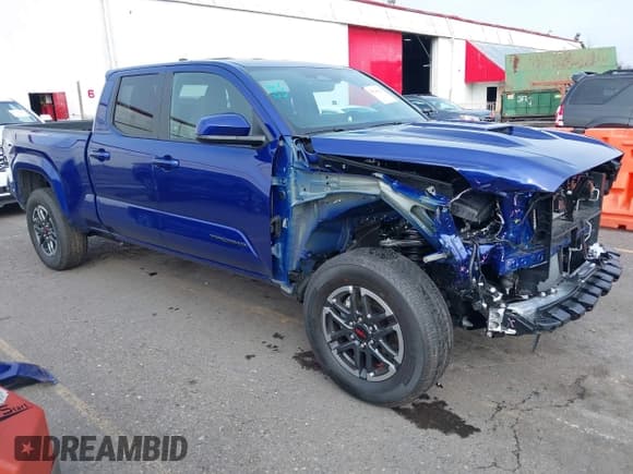 ✅ 2025 Toyota Tacoma SR • VIN: 3TMLB5JN2SM095448 • Лот: 41736119. Опубликован ранее на IAAI с пробегом 9 845 миль. Бесплатный доступ к архиву аукционных продаж из США и подробный отчёт об истории автомобиля на DreamBid. Изображение 1.