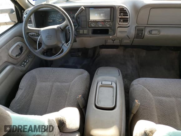 ✅ 1999 Chevrolet Suburban • VIN: 3GNFK16R8XG250888 • Lot: 74305324. Wystawiony na Copart z przebiegiem 208 707 mil. Bezpłatny archiwum sprzedaży aukcyjnych z USA i szczegółowy raport historii pojazdu na DreamBid. Zdjęcie 8.