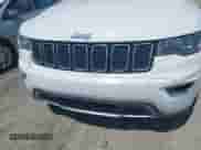 2018 Jeep Grand Cherokee Limited z VIN 1C4RJEBG7JC397430, wystawiony jako IAAI lot #43224051 z przebiegiem 160 342 mil mil oraz . Historia ofert i sprzedaży dostępna na DreamBid. Obrazek 6.
