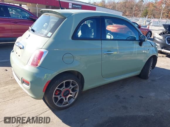 ✅ 2015 FIAT 500 Sport • VIN: 3C3CFFBR6FT508144 • Лот: 43706364. Опубликован ранее на IAAI с пробегом 91 417 миль. Бесплатный доступ к архиву аукционных продаж из США и подробный отчёт об истории автомобиля на DreamBid. Изображение 4.