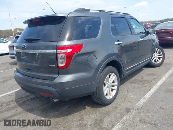 ✅ 2015 Ford Explorer XLT • VIN: 1FM5K8D8XFGC01057 • Lot: 42091394. Wystawiony na IAAI z przebiegiem 131 213 mil. Bezpłatny archiwum sprzedaży aukcyjnych z USA i szczegółowy raport historii pojazdu na DreamBid. Zdjęcie 4.