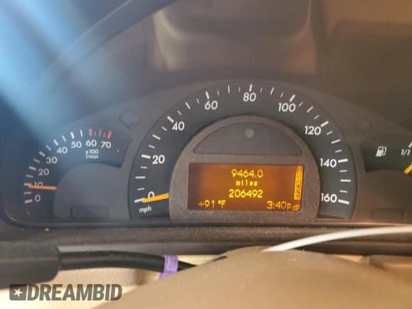 ✅ 2002 Mercedes-Benz C 230/260/280/320 • VIN: WDBRF61JX2F172972 • Лот: 81625725. Опубликован ранее на Copart с пробегом 206 492 миль. Бесплатный доступ к архиву аукционных продаж из США и подробный отчёт об истории автомобиля на DreamBid. Изображение 9.