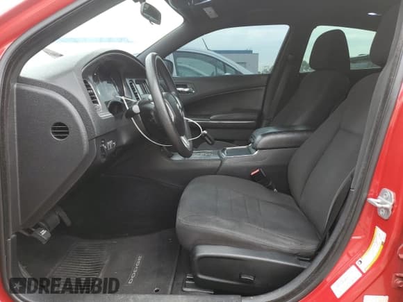 ✅ 2013 Dodge Charger SE • VIN: 2C3CDXBG1DH601413 • Lot: 92430175. Wystawiony na Copart z przebiegiem 134 266 mil. Bezpłatny archiwum sprzedaży aukcyjnych z USA i szczegółowy raport historii pojazdu na DreamBid. Zdjęcie 7.