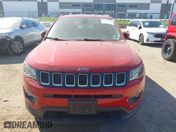 ✅ 2017 Jeep Compass Latitude • VIN: 3C4NJCBB6HT669360 • Lot: 43394313. Wystawiony na IAAI z przebiegiem 60 393 mil. Bezpłatny archiwum sprzedaży aukcyjnych z USA i szczegółowy raport historii pojazdu na DreamBid. Zdjęcie 12.
